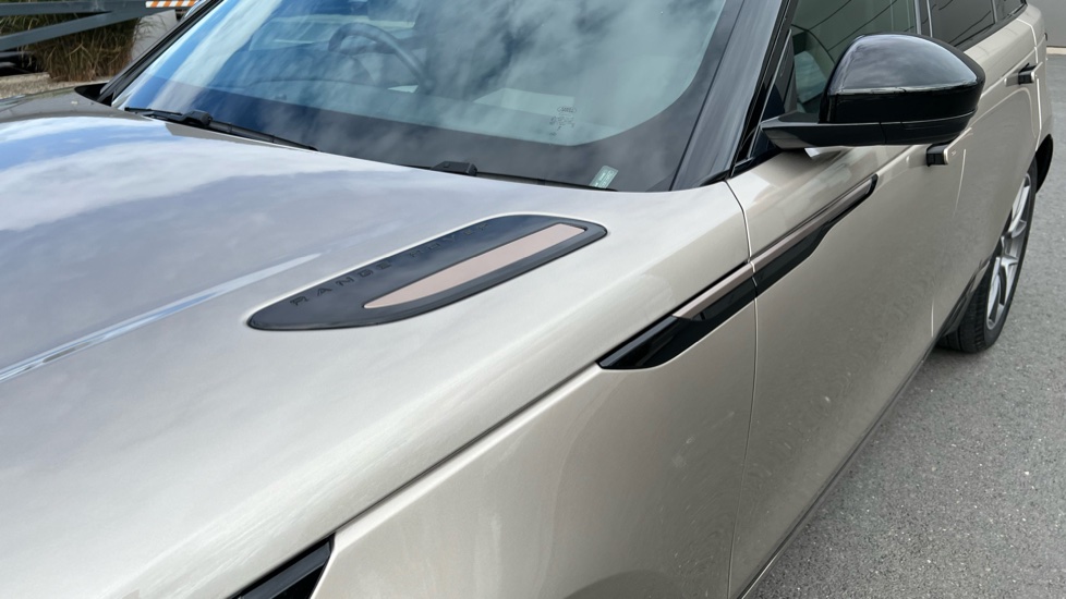 Land Rover Range Rover Velar 2.0 D200 MHEV Autobiography 5dr Auto [Revised] Diesel Estate - Image 20