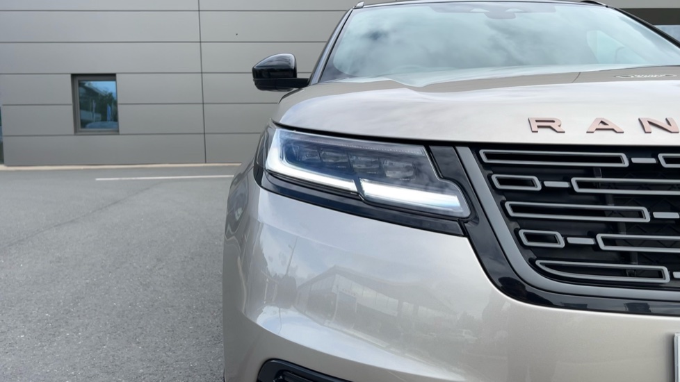 Land Rover Range Rover Velar 2.0 D200 MHEV Autobiography 5dr Auto [Revised] Diesel Estate - Image 29