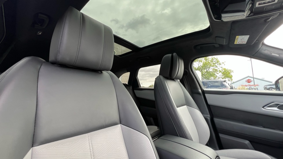 Land Rover Range Rover Velar 2.0 D200 MHEV Autobiography 5dr Auto [Revised] Diesel Estate - Image 37