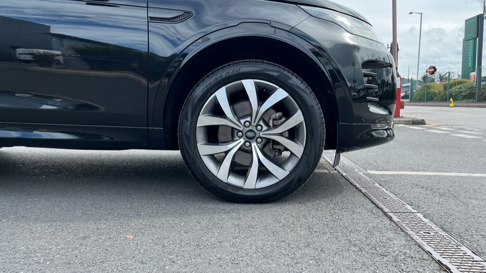 Land Rover Discovery Sport 2.0 D200 Dynamic HSE 5dr Auto [7 Seat] Diesel Station Wagon - Image 8
