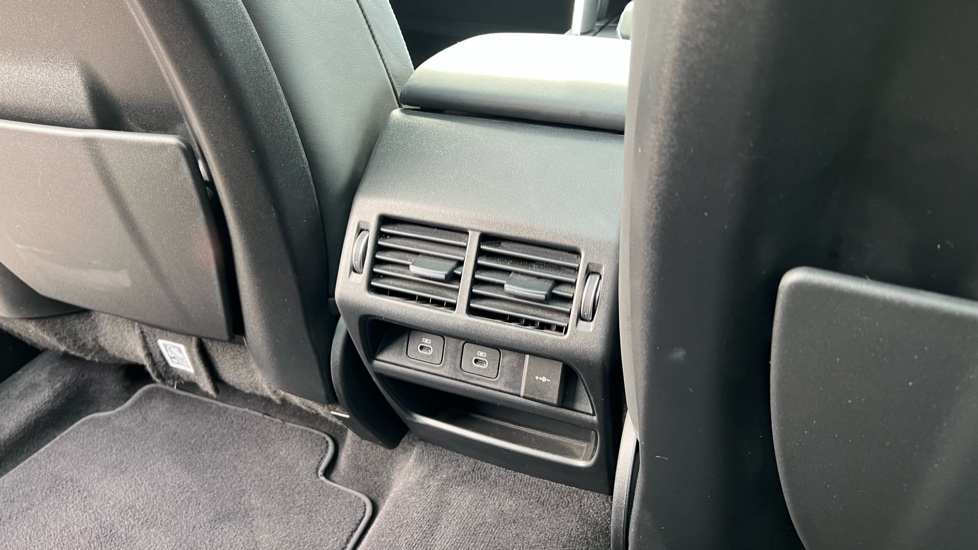 Land Rover Discovery Sport 2.0 D200 Dynamic HSE 5dr Auto [7 Seat] Diesel Station Wagon - Image 18