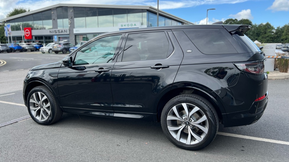 Land Rover Discovery Sport 2.0 D200 Dynamic HSE 5dr Auto [7 Seat] Diesel Station Wagon - Image 21