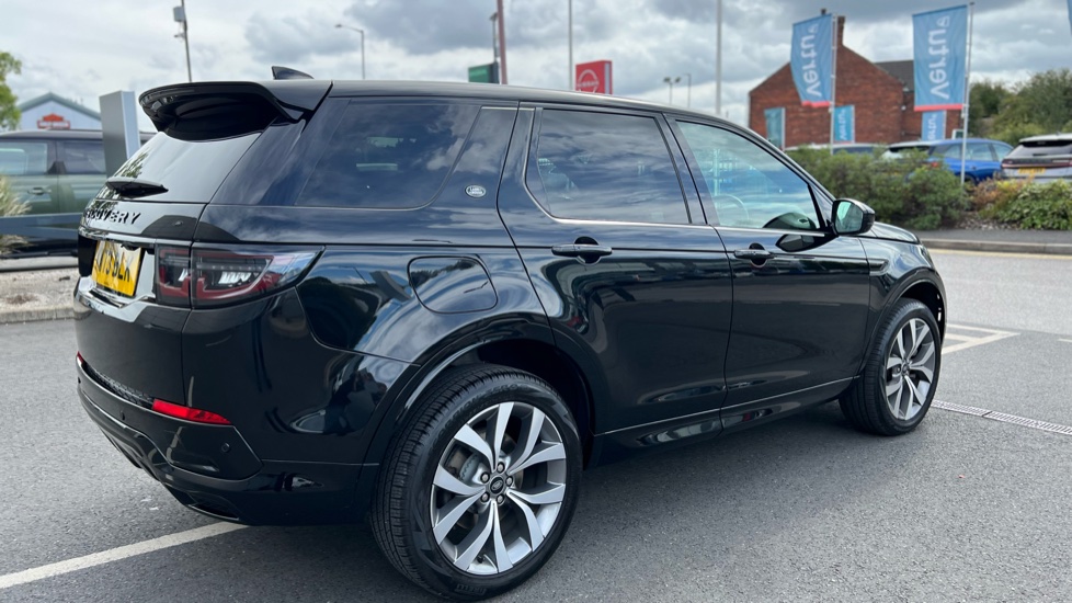 Land Rover Discovery Sport 2.0 D200 Dynamic HSE 5dr Auto [7 Seat] Diesel Station Wagon - Image 27