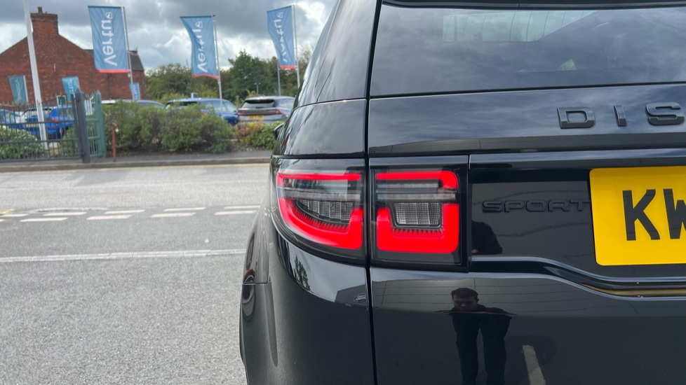 Land Rover Discovery Sport 2.0 D200 Dynamic HSE 5dr Auto [7 Seat] Diesel Station Wagon - Image 30