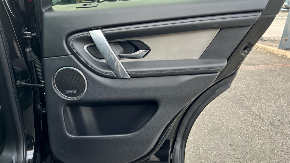 Land Rover Discovery Sport 2.0 D200 Dynamic HSE 5dr Auto [7 Seat] Diesel Station Wagon - Image 31