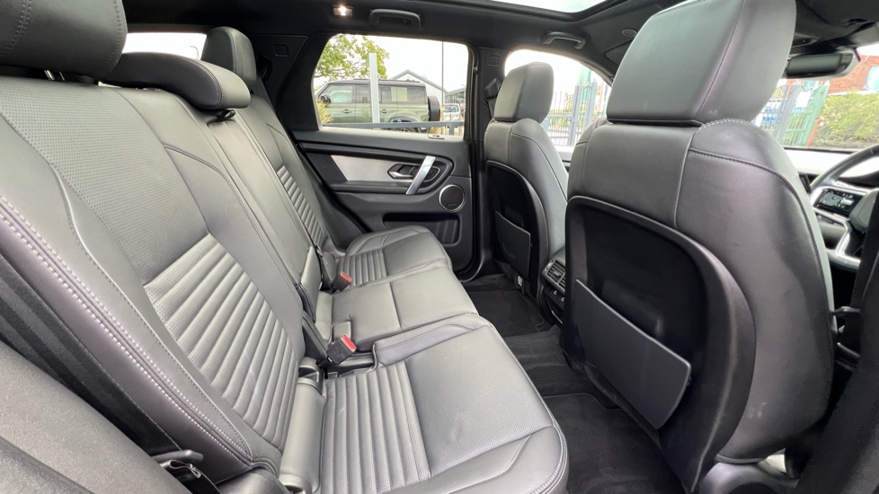 Land Rover Discovery Sport 2.0 D200 Dynamic HSE 5dr Auto [7 Seat] Diesel Station Wagon - Image 32