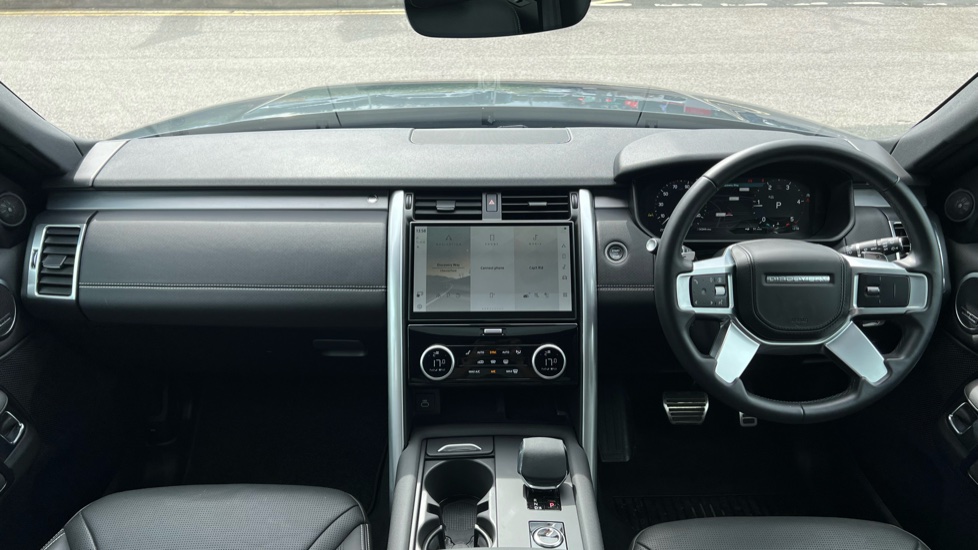 Land Rover Discovery 3.0 D350 Dynamic HSE 5dr Auto Diesel Station Wagon - Image 9
