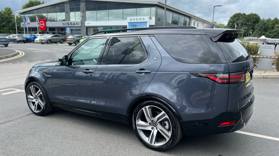 Land Rover Discovery 3.0 D350 Dynamic HSE 5dr Auto Diesel Station Wagon - Image 21