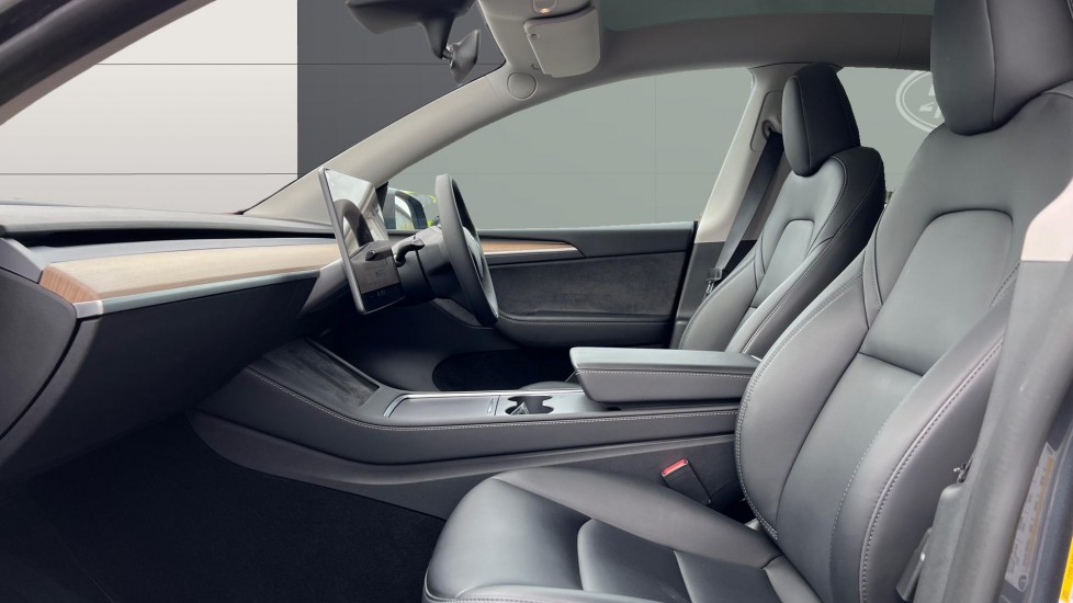 Tesla Model Y Long Range AWD 5dr Auto Electric Hatchback - Image 3