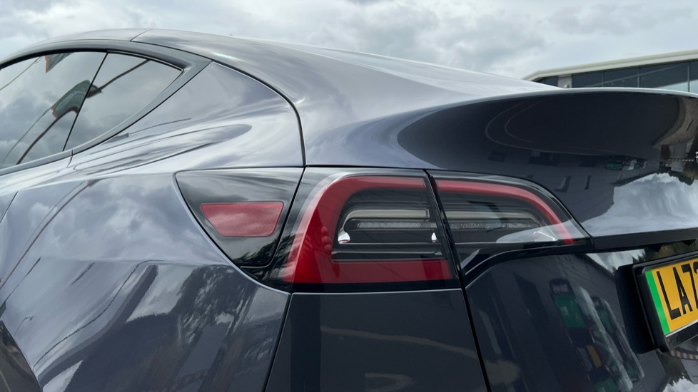 Tesla Model Y Long Range AWD 5dr Auto Electric Hatchback - Image 19