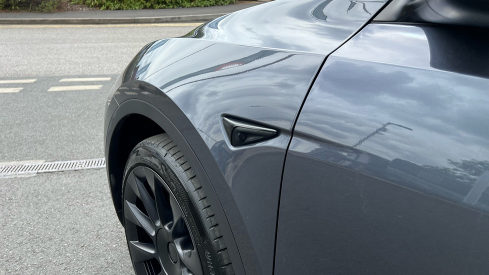 Tesla Model Y Long Range AWD 5dr Auto Electric Hatchback - Image 20
