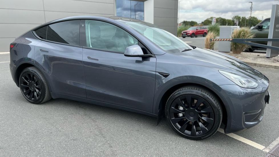 Tesla Model Y Long Range AWD 5dr Auto Electric Hatchback - Image 26