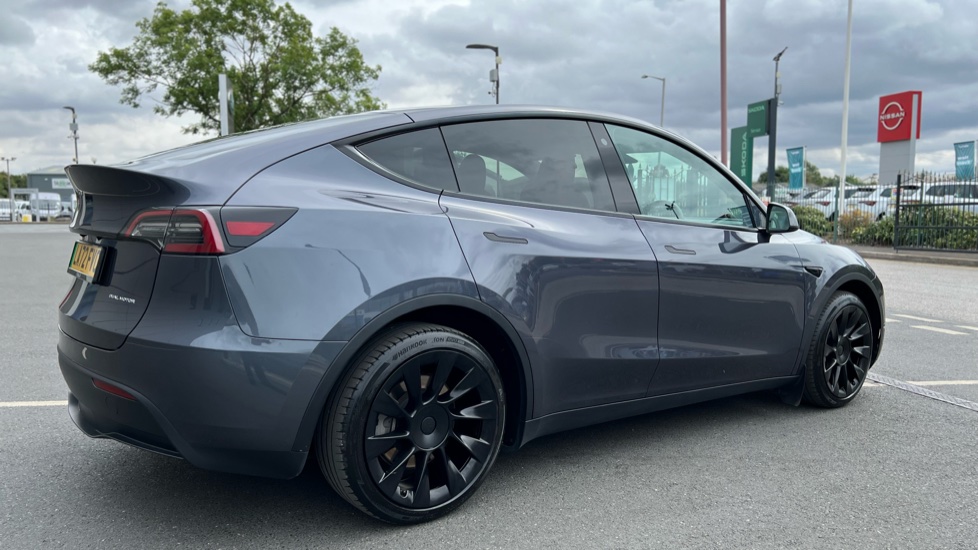 Tesla Model Y Long Range AWD 5dr Auto Electric Hatchback - Image 27