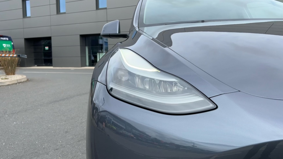 Tesla Model Y Long Range AWD 5dr Auto Electric Hatchback - Image 29