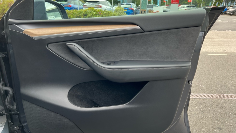 Tesla Model Y Long Range AWD 5dr Auto Electric Hatchback - Image 34