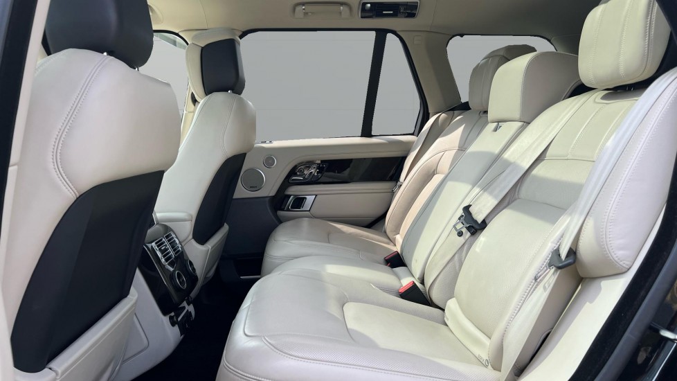 Land Rover Range Rover 5.0 V8 S/C Autobiography 4dr Auto Petrol Estate - Image 4
