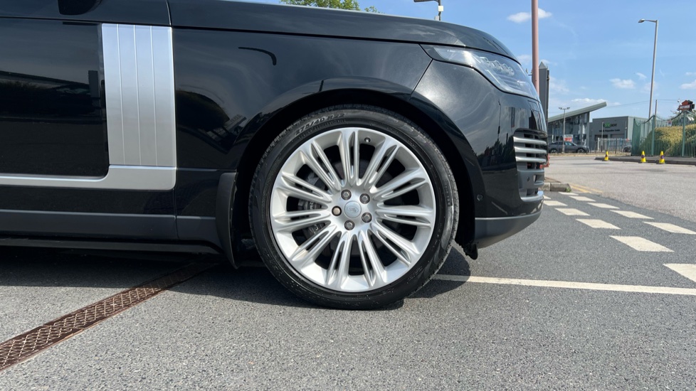 Land Rover Range Rover 5.0 V8 S/C Autobiography 4dr Auto Petrol Estate - Image 8