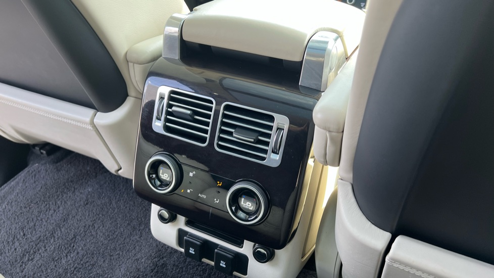 Land Rover Range Rover 5.0 V8 S/C Autobiography 4dr Auto Petrol Estate - Image 18