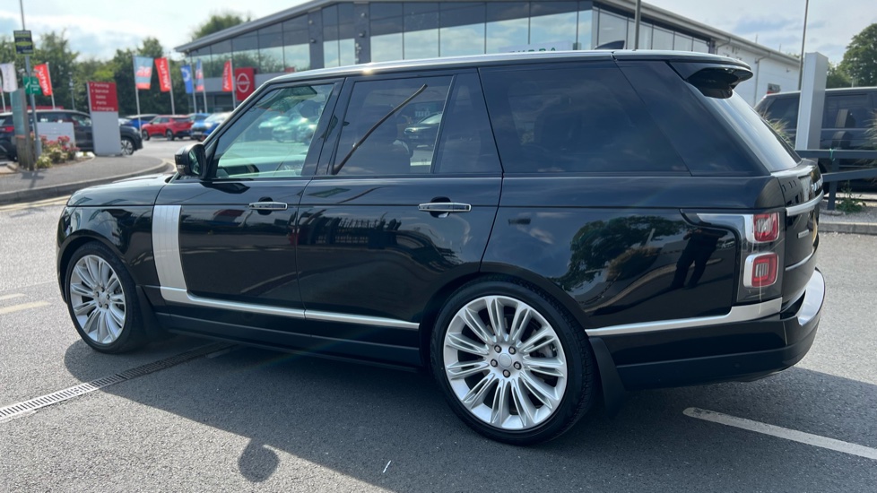 Land Rover Range Rover 5.0 V8 S/C Autobiography 4dr Auto Petrol Estate - Image 21