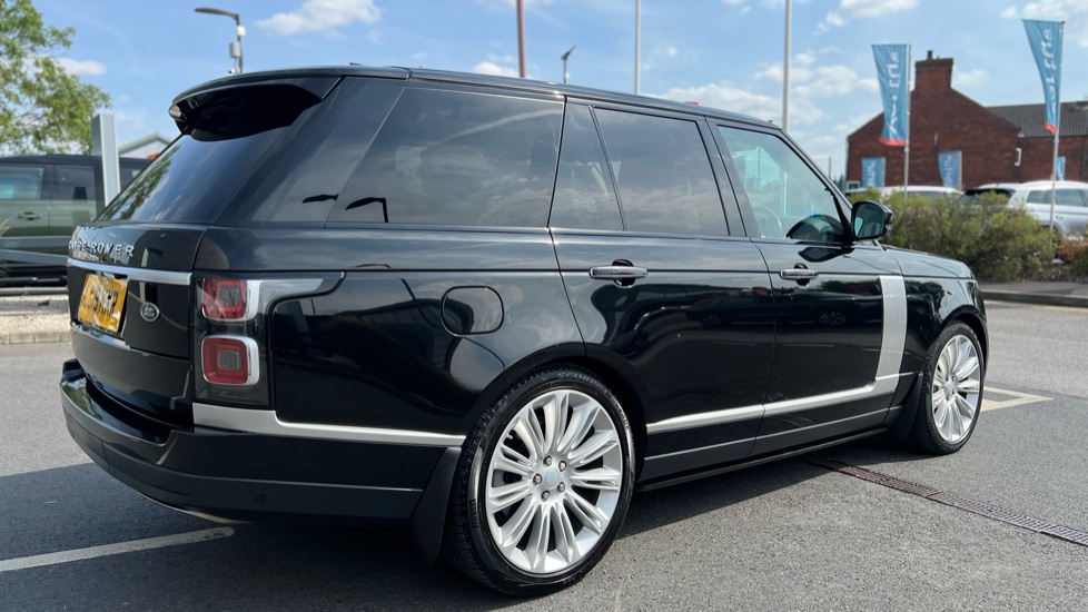 Land Rover Range Rover 5.0 V8 S/C Autobiography 4dr Auto Petrol Estate - Image 27