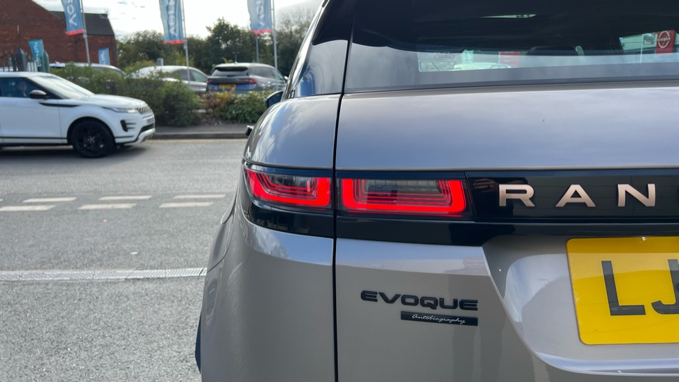 Land Rover Range Rover Evoque 1.5 P300e Autobiography 5dr Auto Hatchback - Image 29