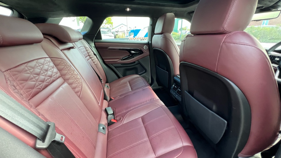 Land Rover Range Rover Evoque 1.5 P300e Autobiography 5dr Auto Hatchback - Image 31