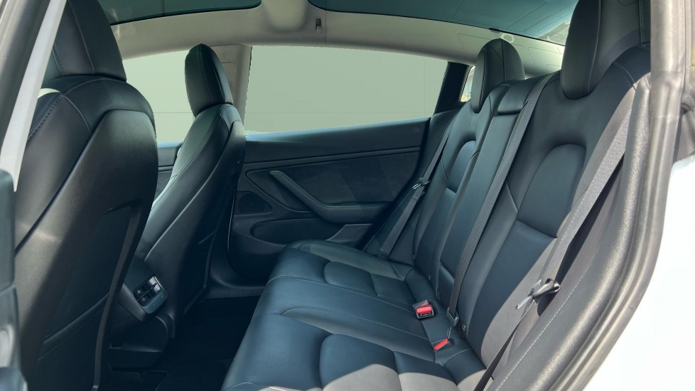 Tesla Model 3 Long Range AWD 4dr Auto Electric Saloon - Image 4
