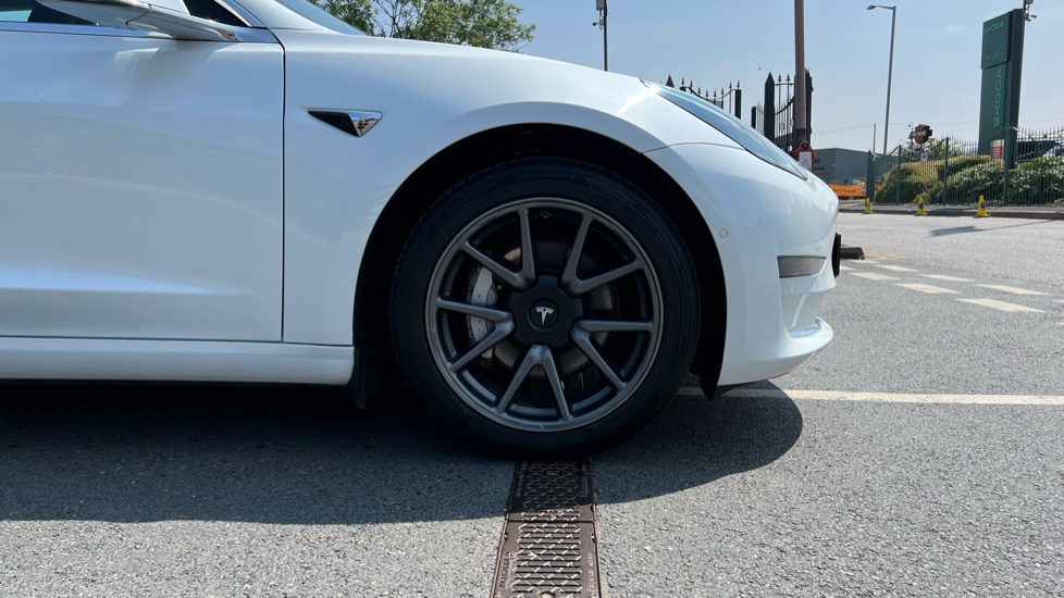 Tesla Model 3 Long Range AWD 4dr Auto Electric Saloon - Image 8