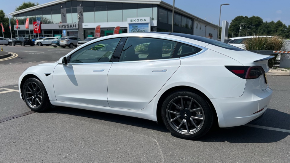 Tesla Model 3 Long Range AWD 4dr Auto Electric Saloon - Image 21