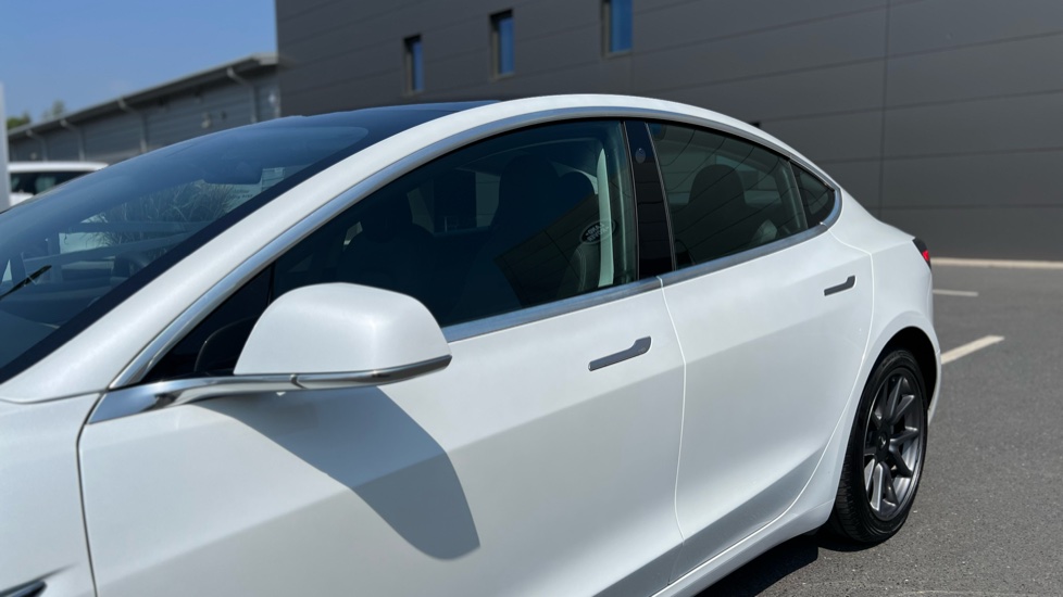 Tesla Model 3 Long Range AWD 4dr Auto Electric Saloon - Image 22