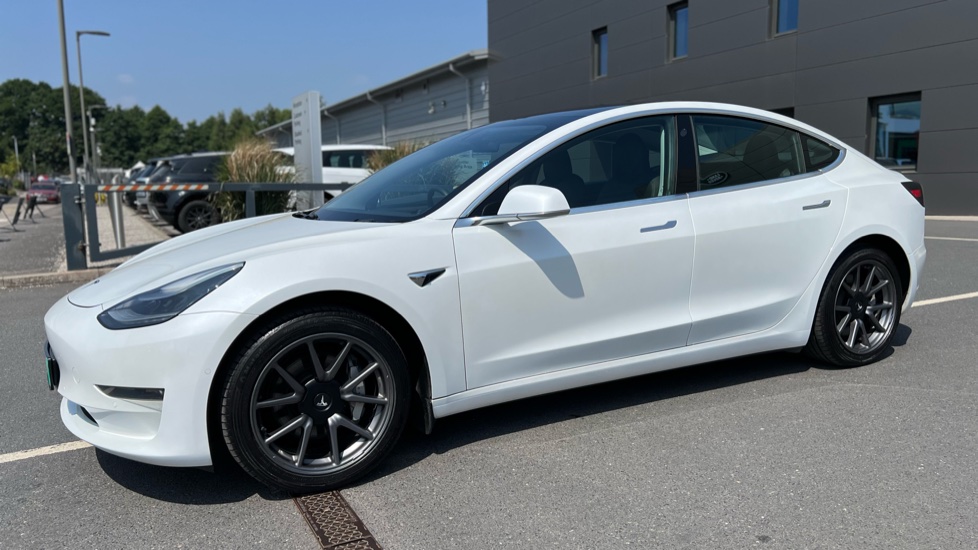 Tesla Model 3 Long Range AWD 4dr Auto Electric Saloon - Image 23