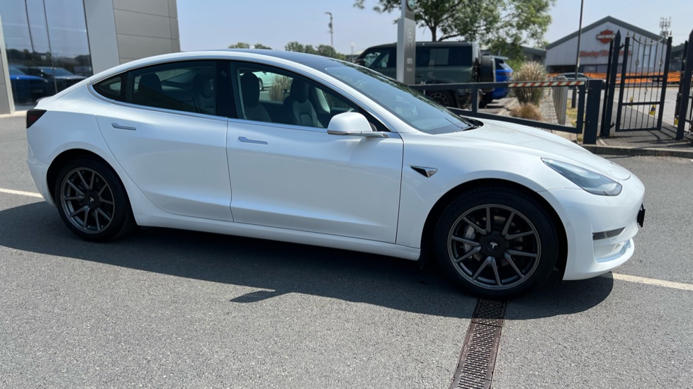 Tesla Model 3 Long Range AWD 4dr Auto Electric Saloon - Image 26