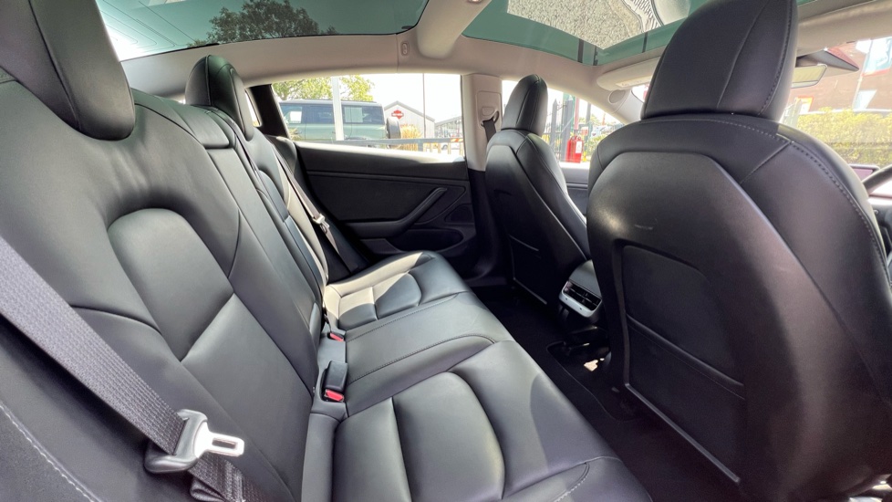 Tesla Model 3 Long Range AWD 4dr Auto Electric Saloon - Image 32