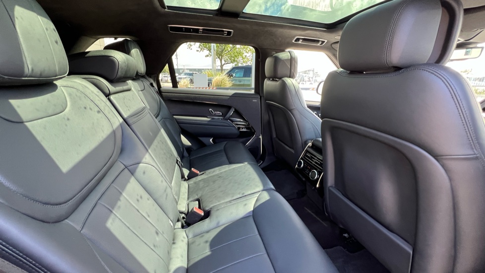 Land Rover Range Rover Sport 3.0 D350 Autobiography 5dr Auto Diesel Estate - Image 32
