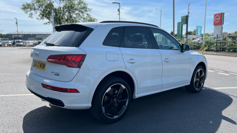Audi Q5 45 TFSI Quattro Black Edition 5dr S Tronic Petrol Estate - Image 27