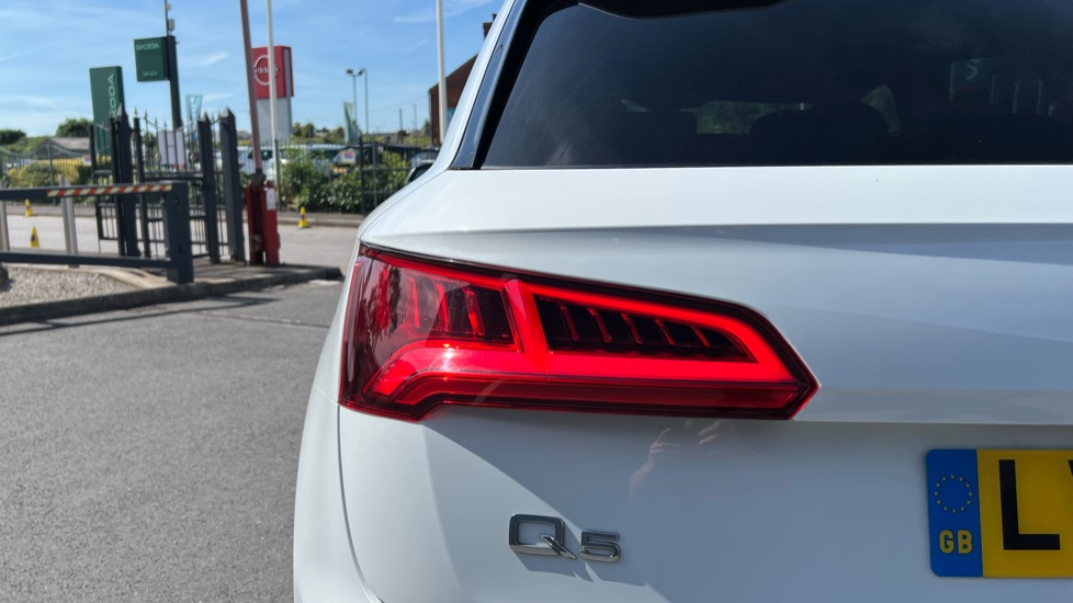 Audi Q5 45 TFSI Quattro Black Edition 5dr S Tronic Petrol Estate - Image 30