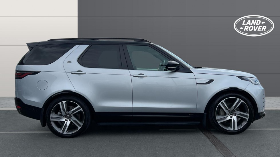Land Rover Discovery 3.0 D300 R-Dynamic SE 5dr Auto Diesel Station Wagon - Image 5