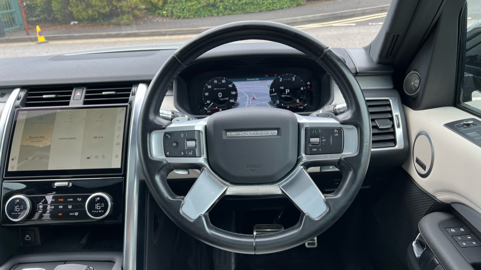 Land Rover Discovery 3.0 D300 R-Dynamic SE 5dr Auto Diesel Station Wagon - Image 15