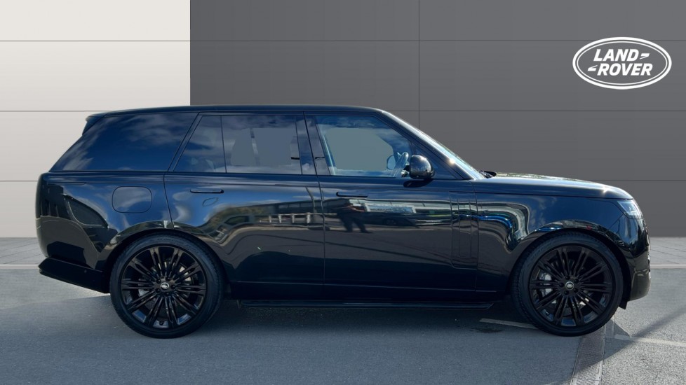 Land Rover Range Rover 3.0 D300 SE 4dr Auto Diesel Estate - Image 5