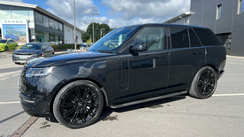 Land Rover Range Rover 3.0 D300 SE 4dr Auto Diesel Estate - Image 23