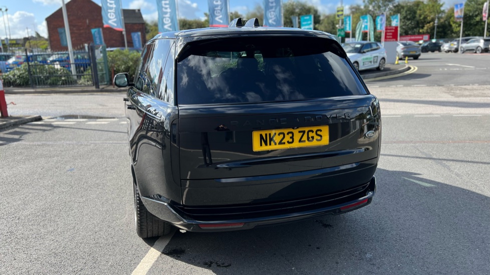 Land Rover Range Rover 3.0 D300 SE 4dr Auto Diesel Estate - Image 28