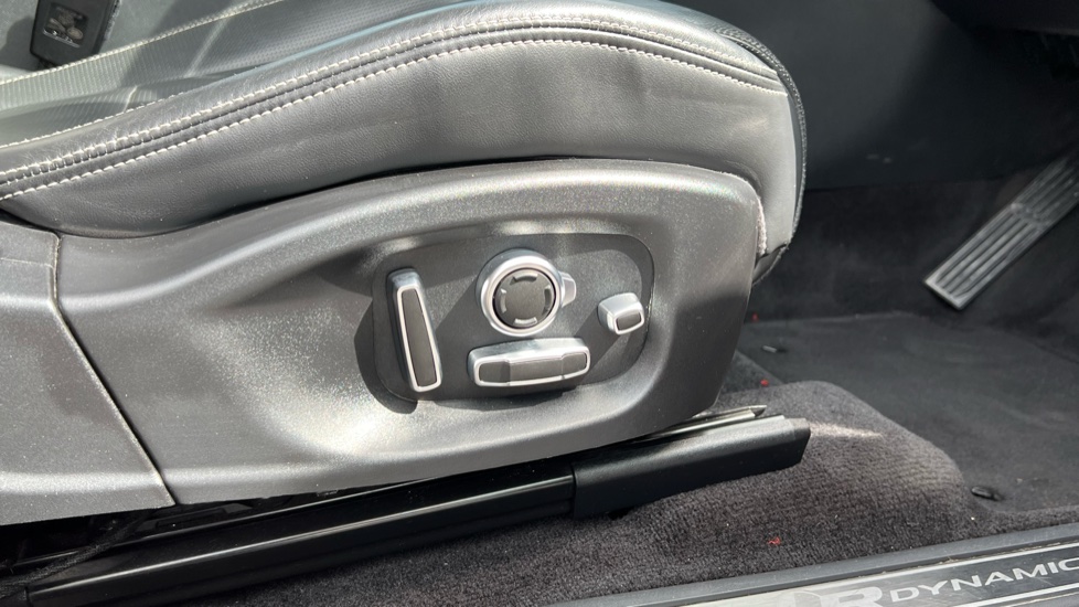Jaguar E-Pace 2.0d [180] R-Dynamic HSE 5dr Auto Diesel Estate - Image 36