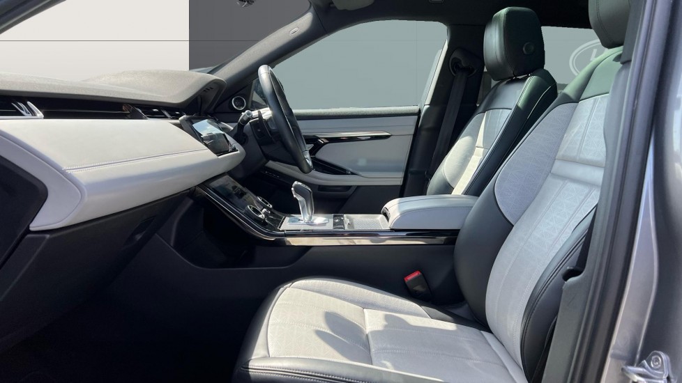 Land Rover Range Rover Evoque 1.5 P300e R-Dynamic HSE 5dr Auto Hatchback - Image 3
