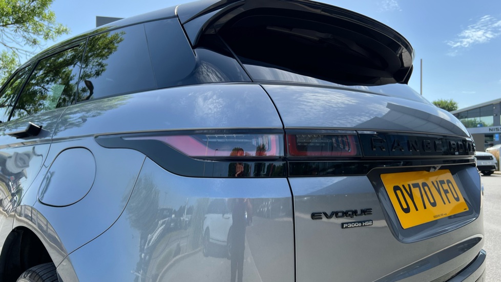 Land Rover Range Rover Evoque 1.5 P300e R-Dynamic HSE 5dr Auto Hatchback - Image 19