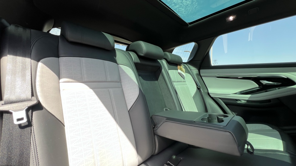 Land Rover Range Rover Evoque 1.5 P300e R-Dynamic HSE 5dr Auto Hatchback - Image 33