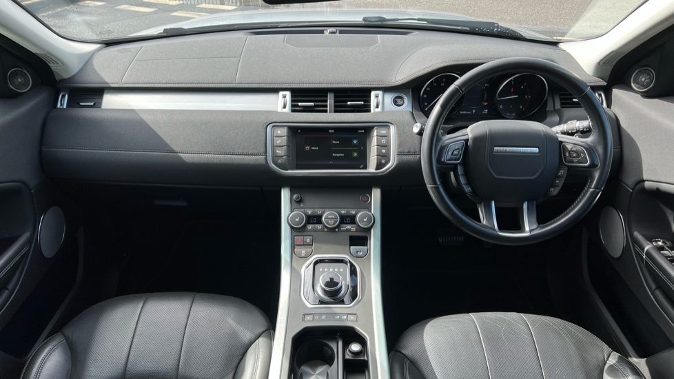 Land Rover Range Rover Evoque 2.0 TD4 SE Tech 5dr Auto Diesel Hatchback - Image 9