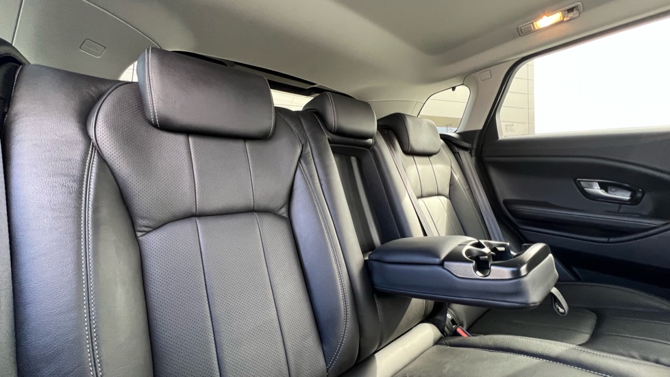 Land Rover Range Rover Evoque 2.0 TD4 SE Tech 5dr Auto Diesel Hatchback - Image 33
