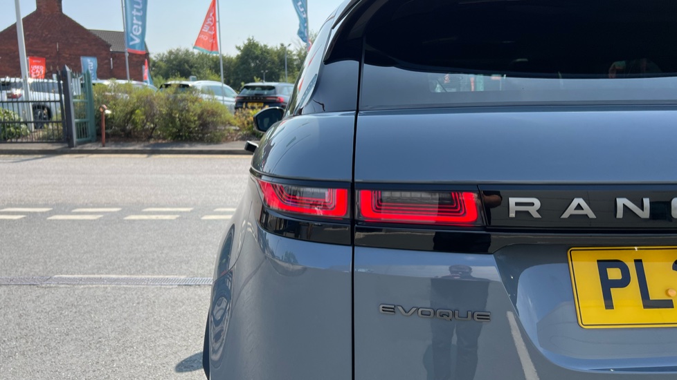 Land Rover Range Rover Evoque 2.0 D200 R-Dynamic S 5dr Auto Diesel Hatchback - Image 30