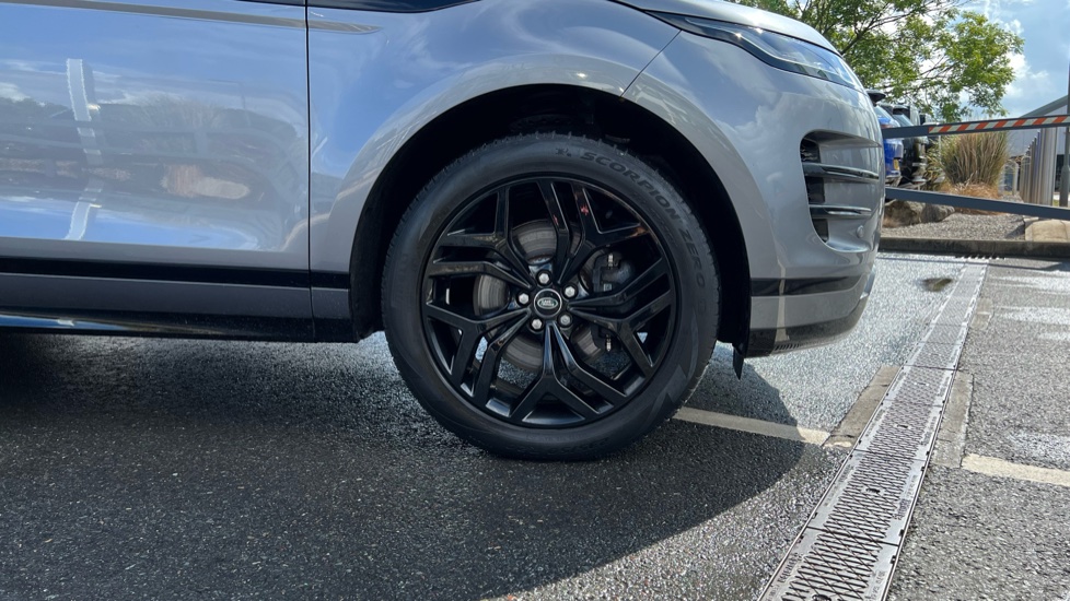 Land Rover Range Rover Evoque 1.5 P300e R-Dynamic SE 5dr Auto Hatchback - Image 8
