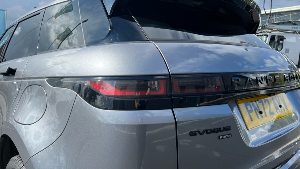 Land Rover Range Rover Evoque 1.5 P300e R-Dynamic SE 5dr Auto Hatchback - Image 19